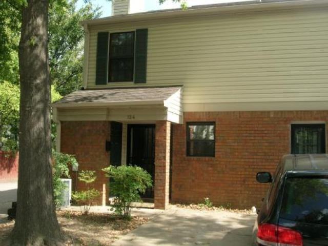 121 Barksdale Ct - Photo 2 of 6