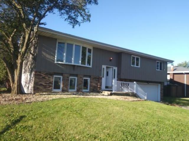 951 Kennsington E - Photo 3 of 4