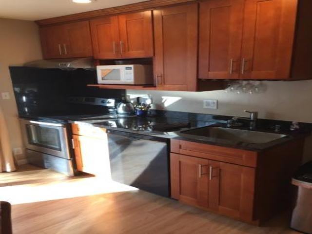 1015 Phelps Ave - Photo 3 of 6