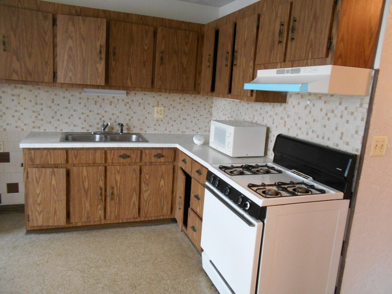 187-189 Marion St #2 - Photo 2 of 5