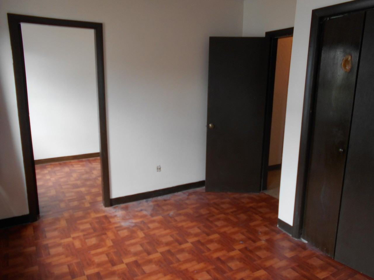 187-189 Marion St #2 - Photo 3 of 5