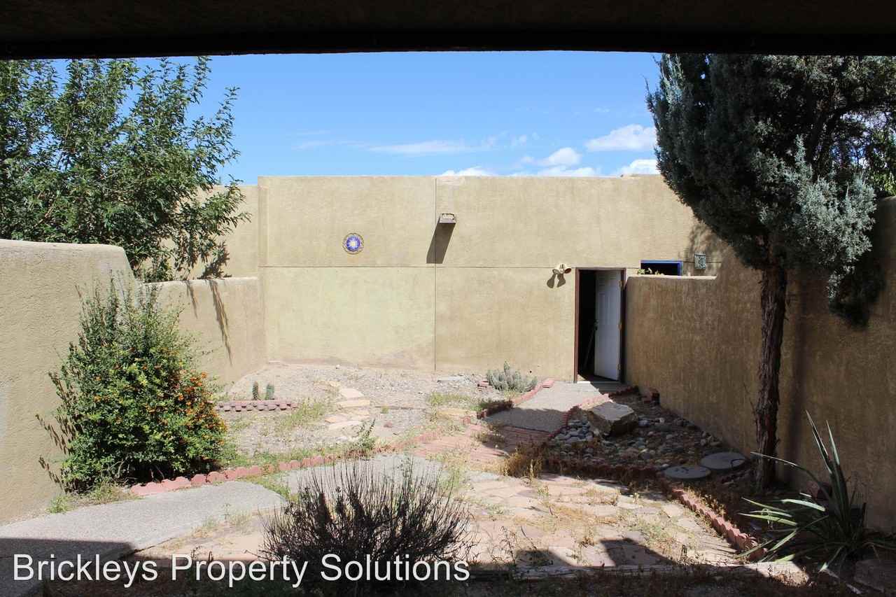 519 Roma Ave NE - Photo 2 of 18