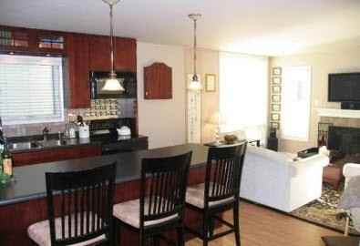 3054 Lake Shore Dr - Photo 3 of 7