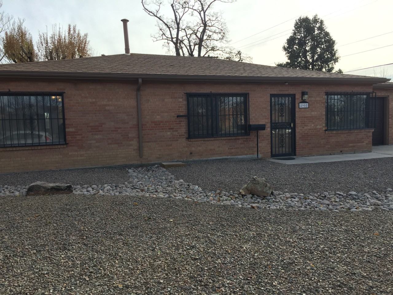 8908 Candelaria Rd NE - Photo 3 of 50