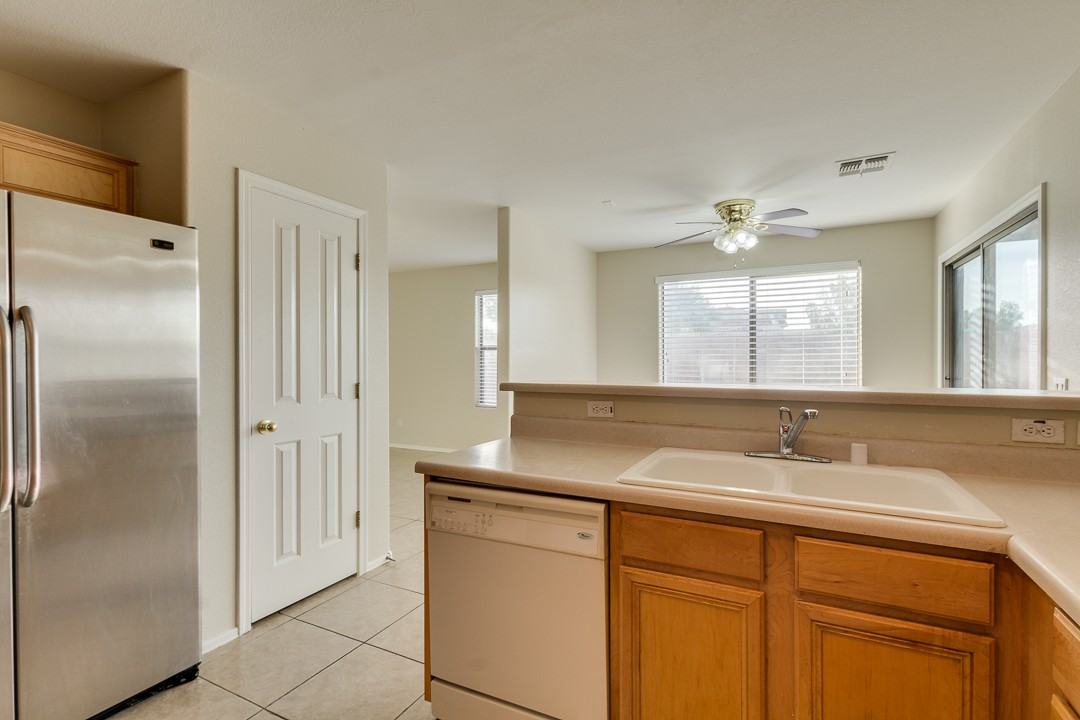 13160 W Fairmont Ave - Photo 3 of 10