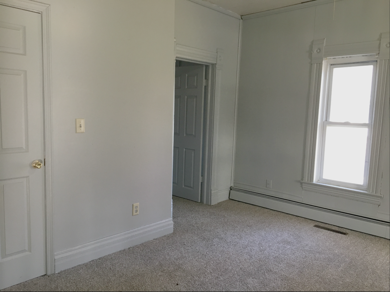 607 W Jones St - Photo 3 of 10