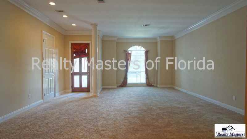 5941 Hermitage Dr - Photo 3 of 24