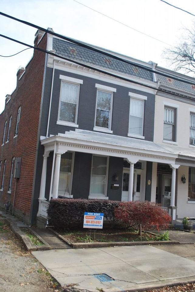 103 N Auburn Ave - Photo 2 of 10