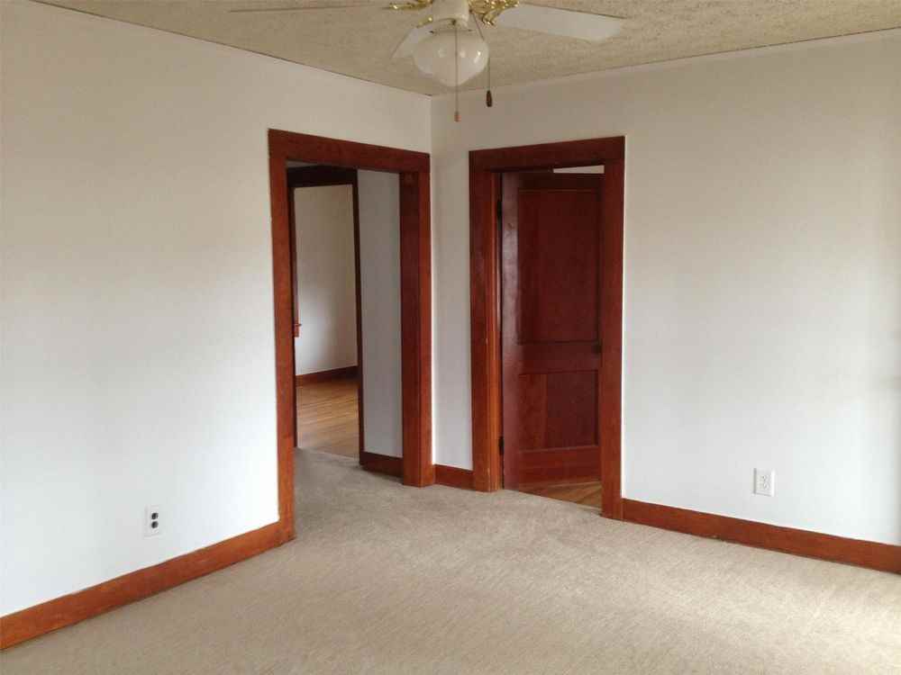 107 Hoyt St - Photo 3 of 12