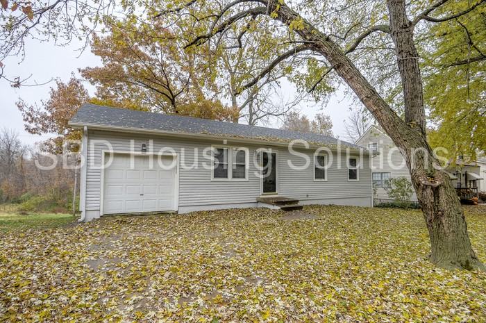 1617 N Emery St - Photo 3 of 17