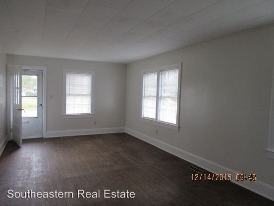 108 N Dickerson St - Photo 2 of 8