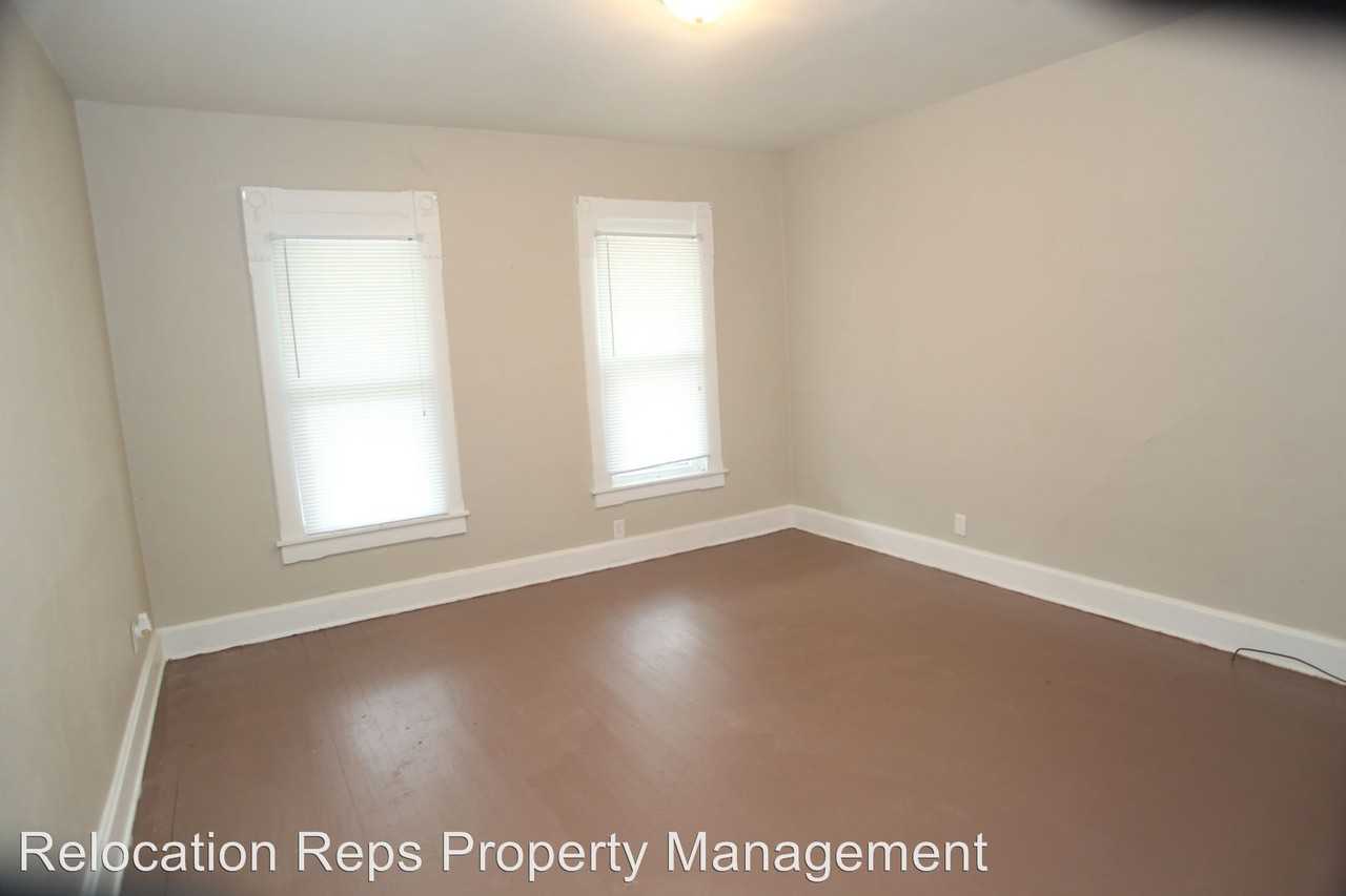 908 W 8th St - Photo 3 of 19