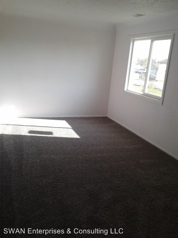 11869 W 14th Ave - Photo 2 of 6