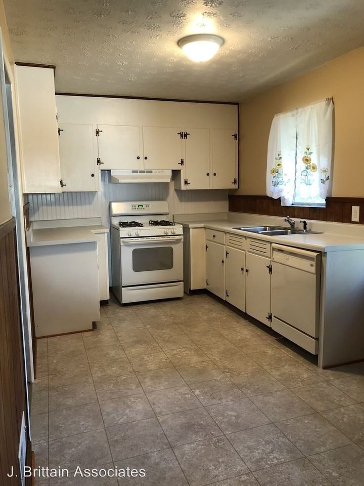 712 Bain Ave - Photo 2 of 7