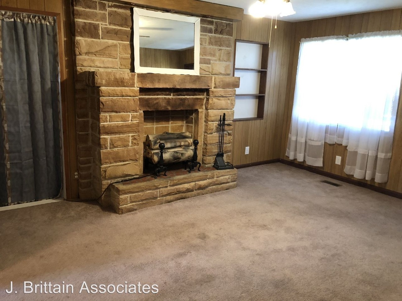 712 Bain Ave - Photo 3 of 7