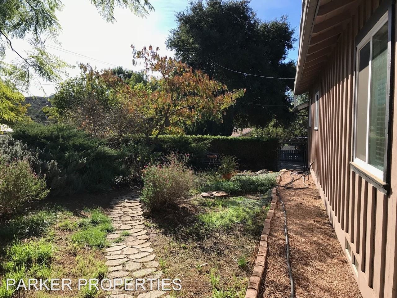 1328 Willowside Terrace - Photo 3 of 21