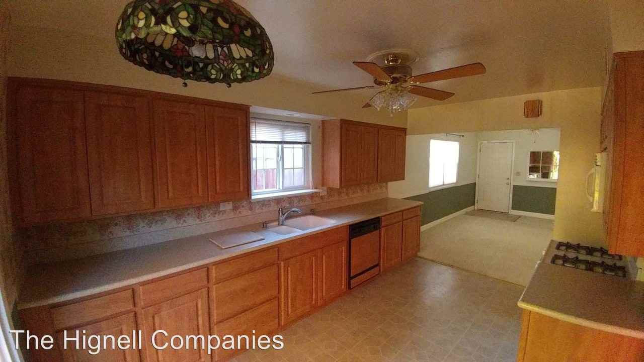 1830 Manchester Dr - Photo 2 of 5