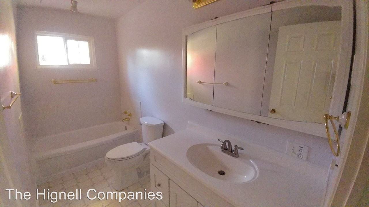 1830 Manchester Dr - Photo 3 of 5