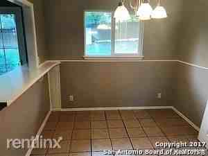 3042 Eagle Ridge - Photo 3 of 7