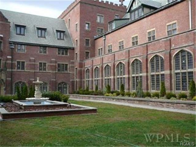 320 Chateau Rive #320 - Photo 2 of 4