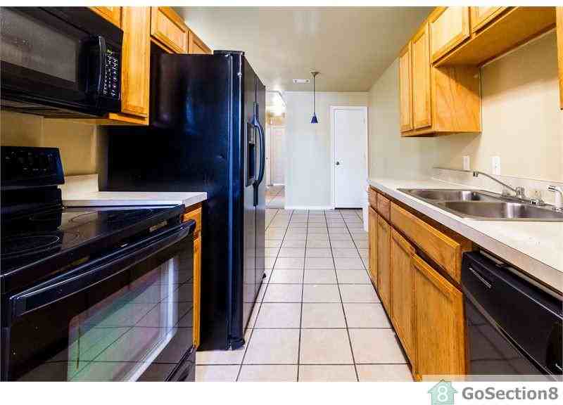 5018 Nell St - Photo 3 of 8
