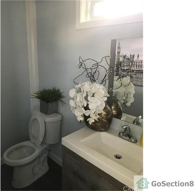 2561 Troy Ave - Photo 3 of 3