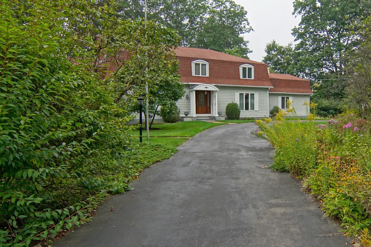 32 Pine St - Photo 2 of 40