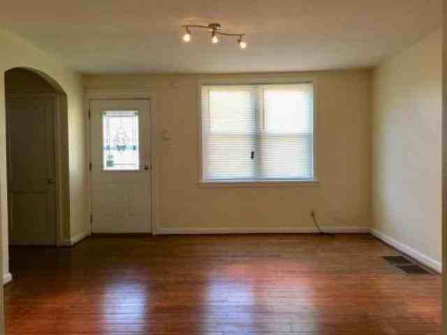 2718 N Pine St - Photo 3 of 6