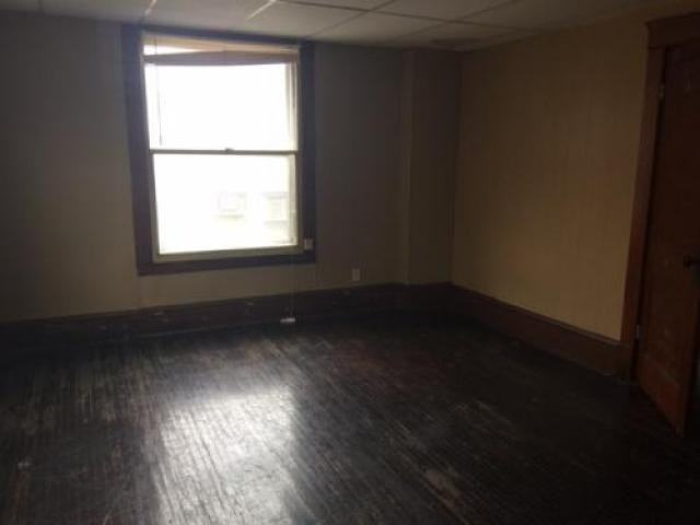 958 1/2 Market St - Photo 3 of 6