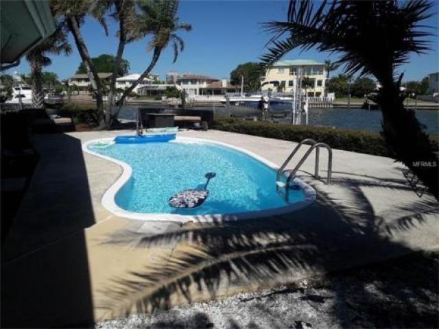 235 Howard Dr - Photo 3 of 6