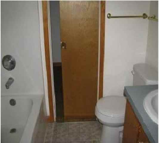 900 Pineview Cir SW - Photo 2 of 6