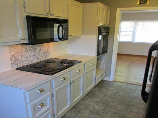 2913 Manola Dr - Photo 3 of 6