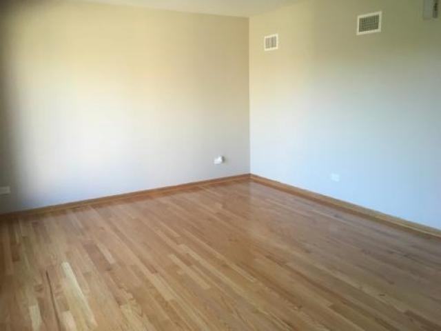 18630 Wentworth Ave - Photo 2 of 6