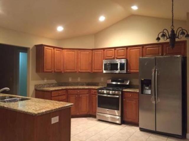 10711 N Fieldgrove Dr - Photo 2 of 6