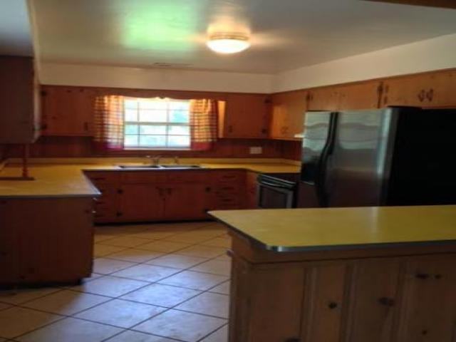 945 Burbank Rd - Photo 2 of 6