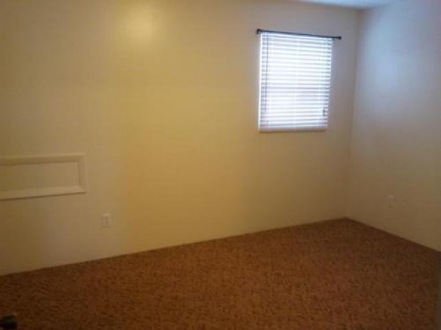 1021 E Adams St - Photo 2 of 4