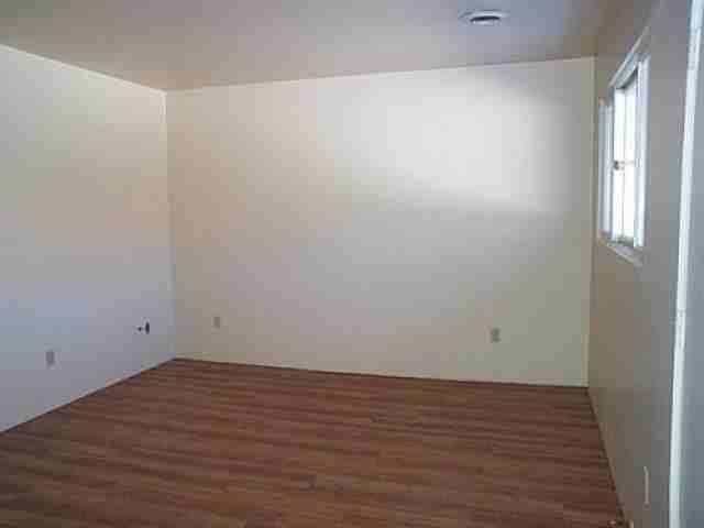 1021 E Adams St - Photo 3 of 4