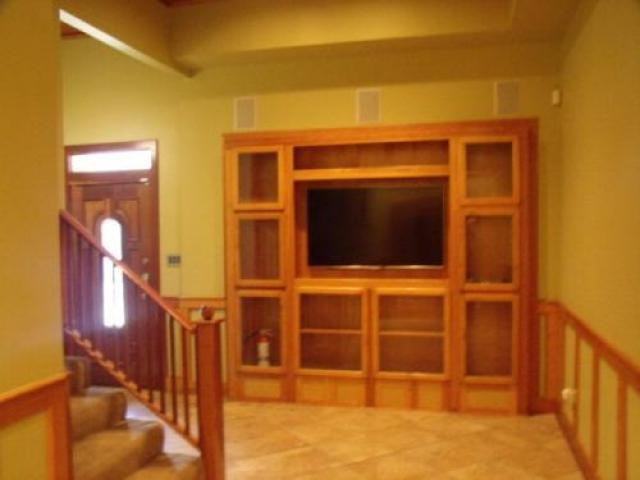 107 N Broadway - Photo 3 of 6