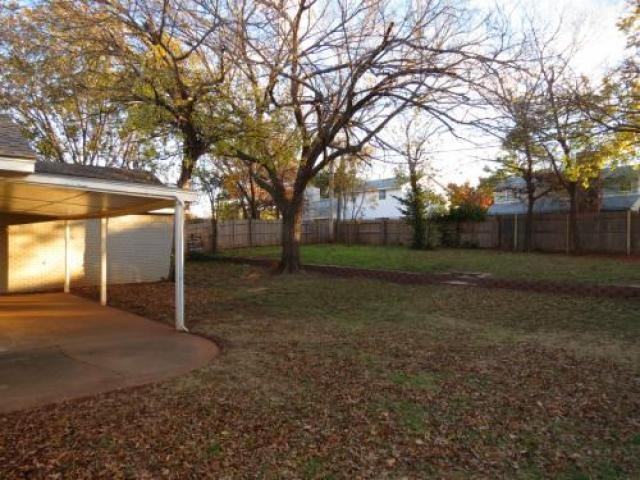 2604 NW 113th St - Photo 3 of 3