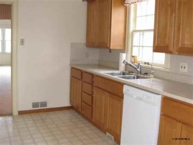 1305 S Massachusetts Ave - Photo 2 of 3