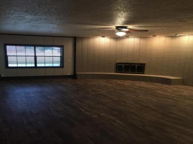 418 Fairway Dr - Photo 2 of 6