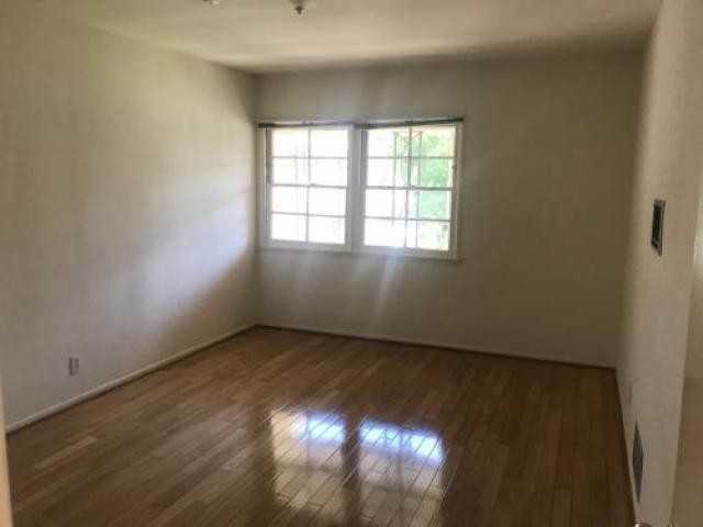 12311 Oxnard St - Photo 2 of 6