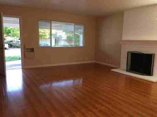1819 Toyon Dr - Photo 3 of 6