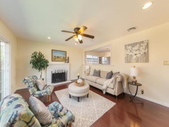 1589 Willowgate Dr - Photo 3 of 6