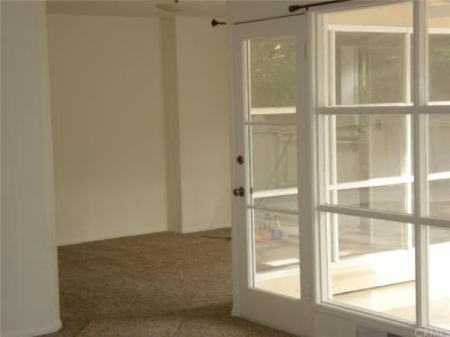 1419 N Westwood Ave - Photo 3 of 6