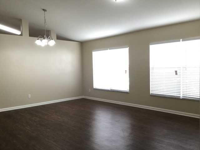 15915 Autumn Glen Ave - Photo 2 of 18