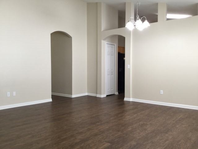 15915 Autumn Glen Ave - Photo 3 of 18