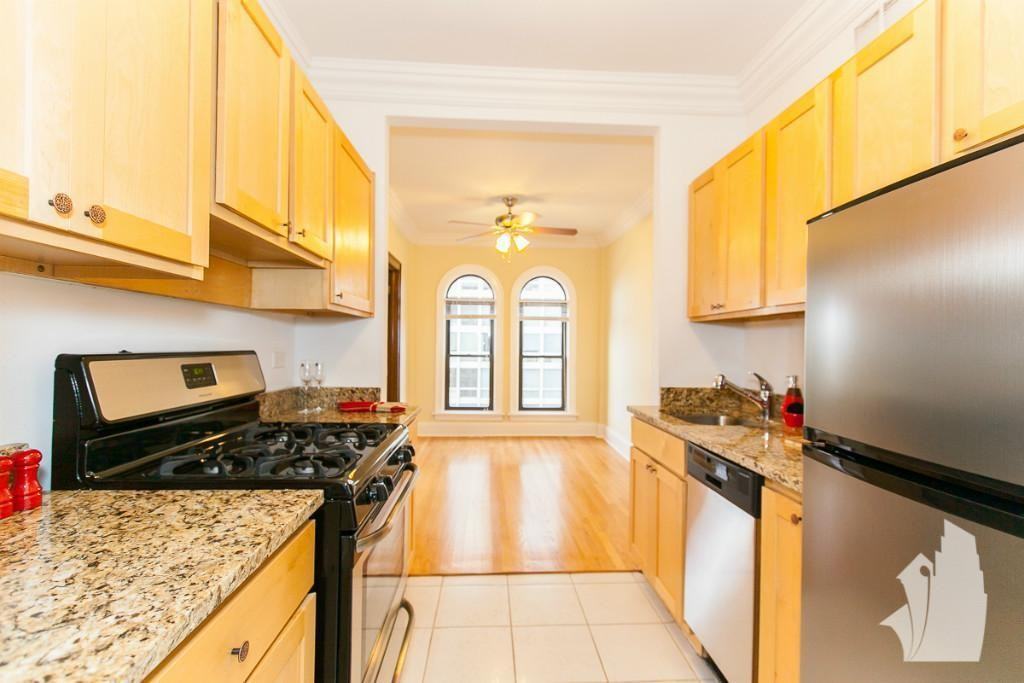 401 West Fullerton Avenue #302E