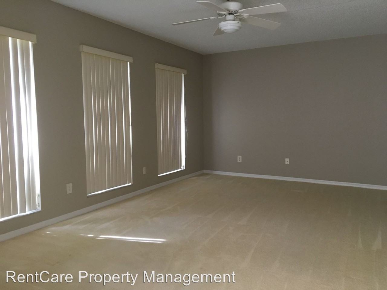 8001 Hook Cir - Photo 2 of 14