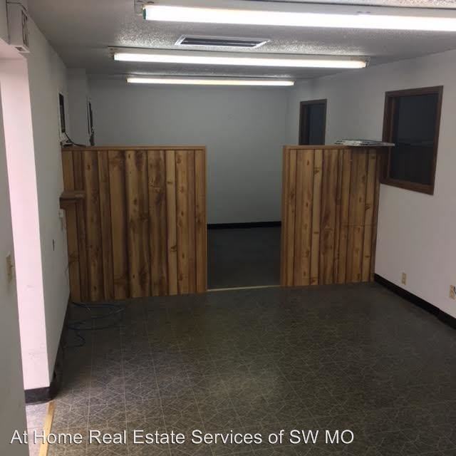 3389 S Scenic Ave - Photo 2 of 10
